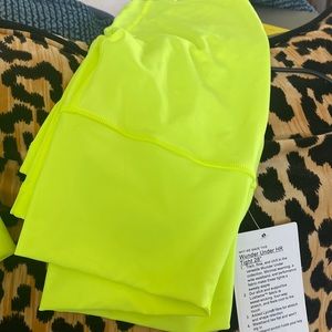 Lululemon wonder under high rise tight 28” size 6, color highlighter,never worn